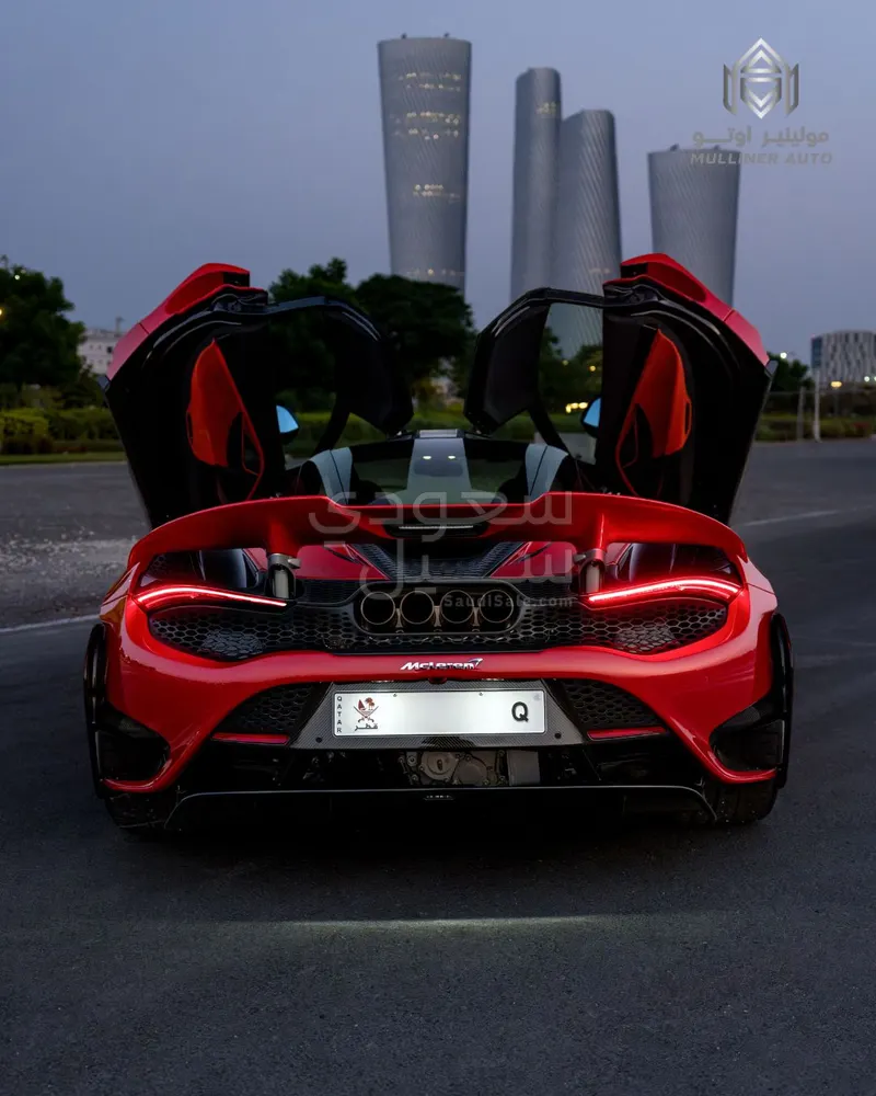 2021 مكلارين 765 إل تي