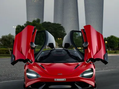 2021 مكلارين 765 إل تي