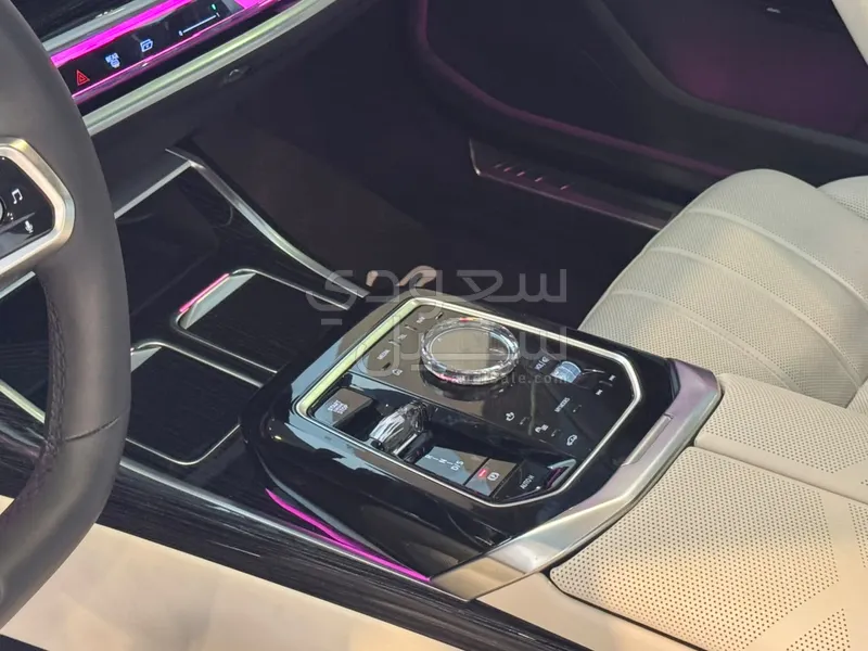 2025 بي ام دبليو الفئة السابعة 740أي