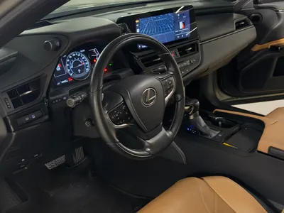 2023 لكزس إي إس 350