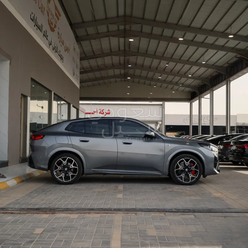 2025 بي ام دبليو الفئة اكس 2