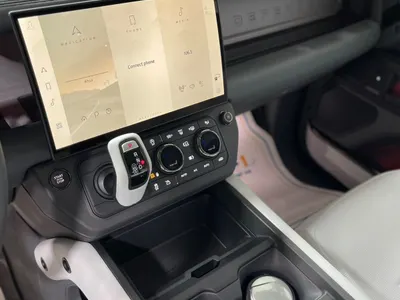2026 لاند روفر ديفيندر اوكتا
