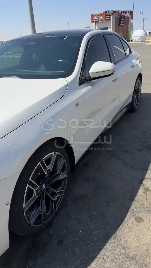 2024 بي ام دبليو الفئة الخامسة 520 أي