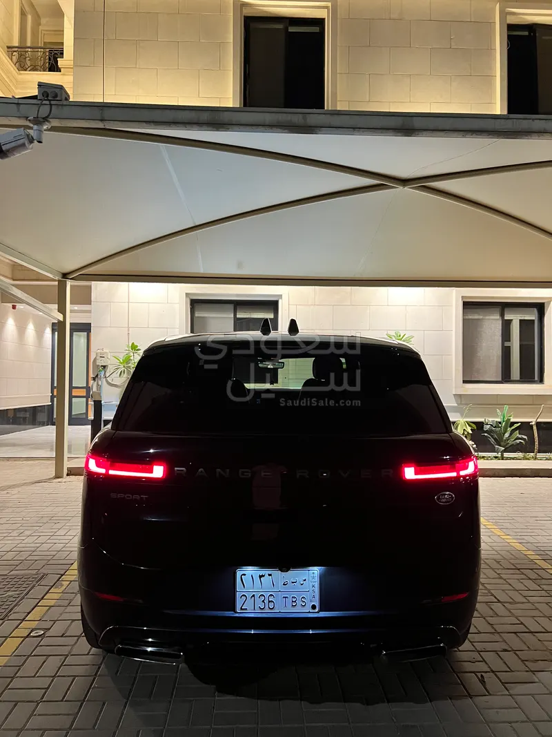 2023 لاند روفر رينج روفر سبورت اس اي