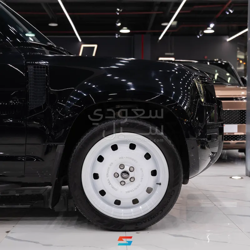 2023 لاند روفر ديفيندر 90