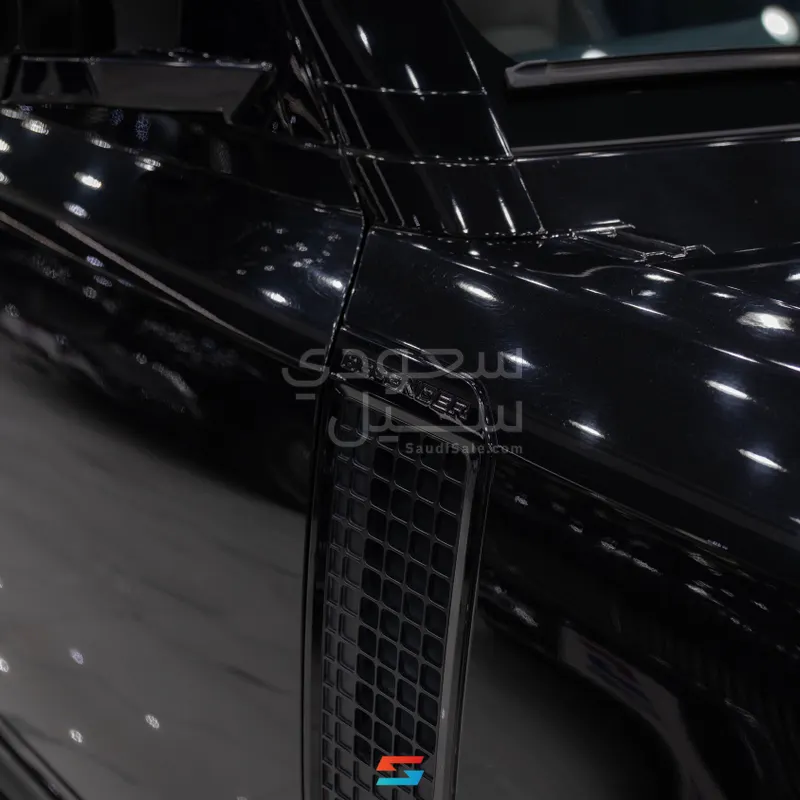 2023 لاند روفر ديفيندر 90
