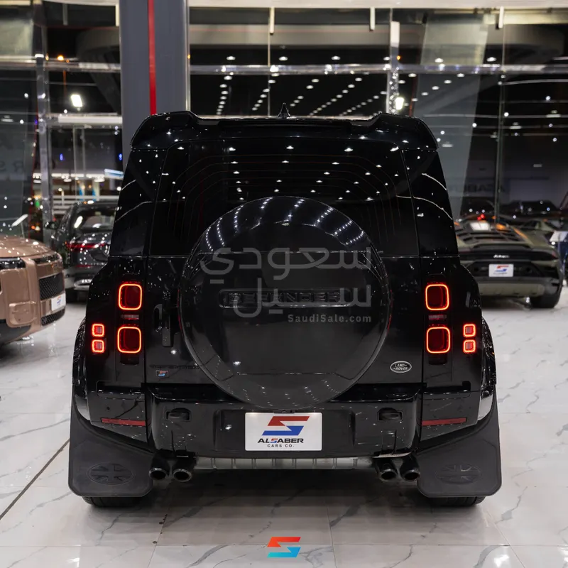 2023 لاند روفر ديفيندر 90
