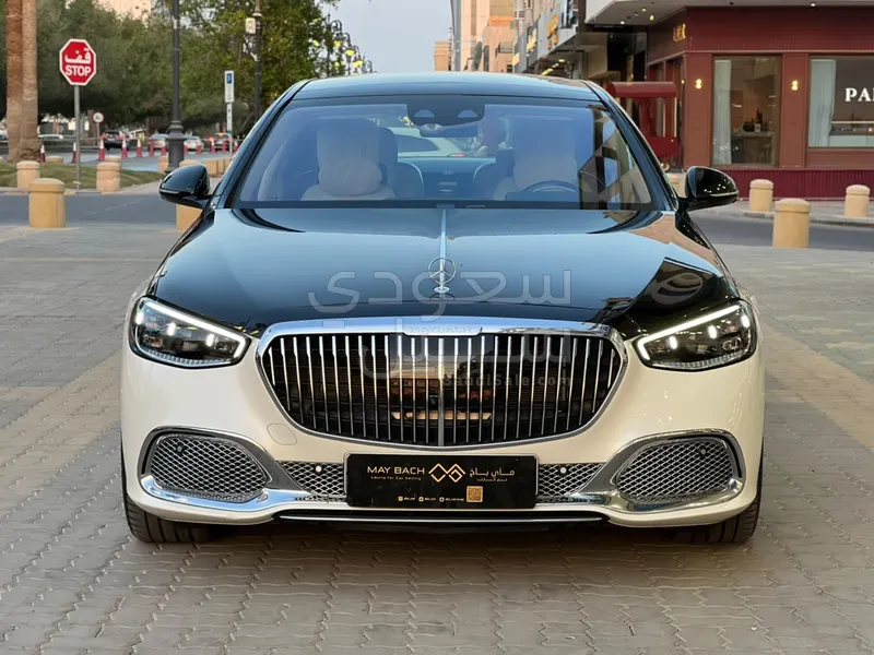 2022 مرسيدس - بنز إس 680 مايباخ