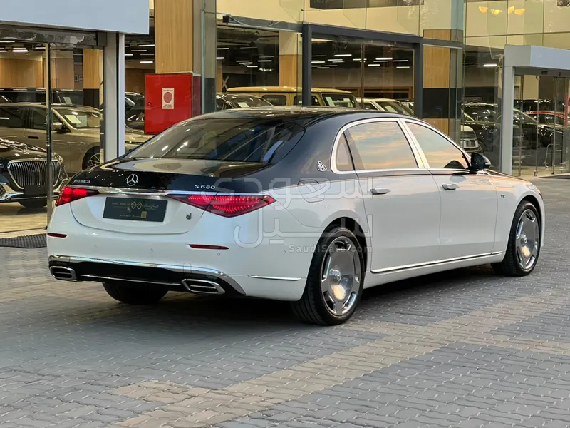 2022 مرسيدس - بنز إس 680 مايباخ