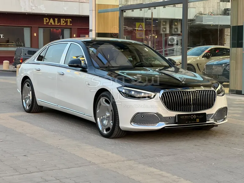2022 مرسيدس - بنز إس 680 مايباخ